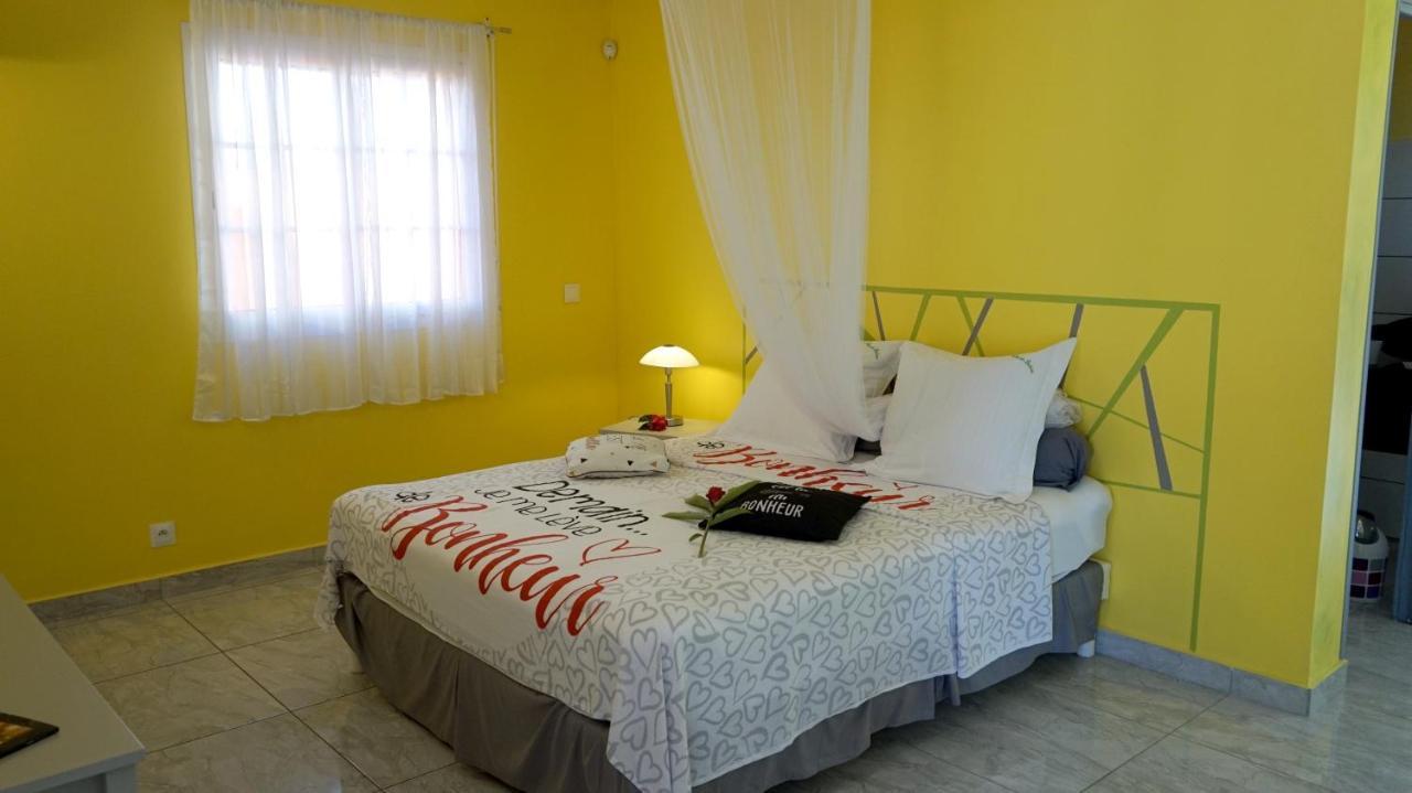 Appartement Romantique A Deshaies 46 M² Spa Et Piscine Zewnętrze zdjęcie